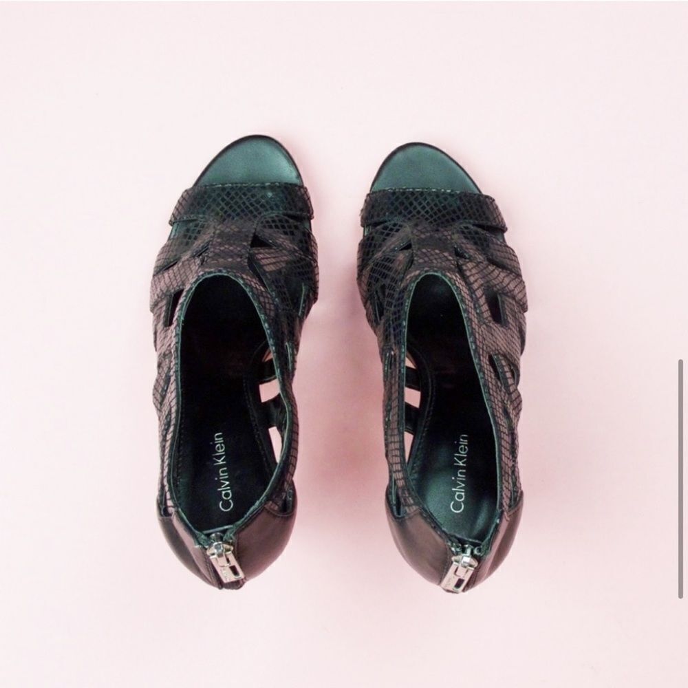 Calvin Klein Kiani Python Embossed Leather Sandals A8‎ - Picture 7 of 10